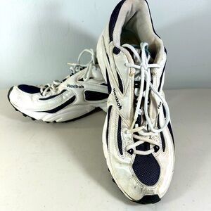 Reebok Vintage women tennis shoes size 9